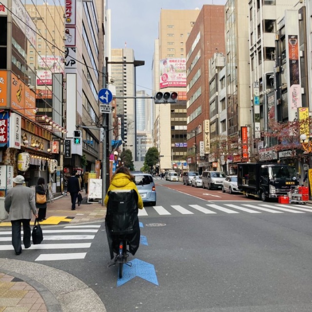 ブラザービル ビル前面道路
