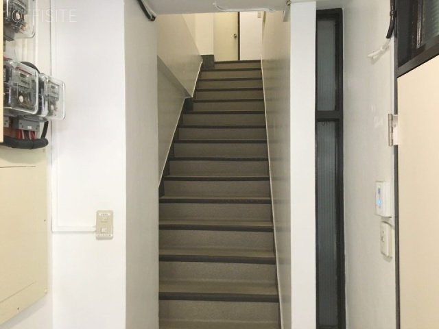 大手町サンビル 階段