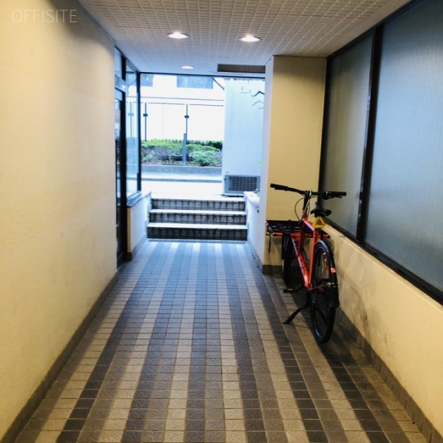 内村芝ビル　エントランス