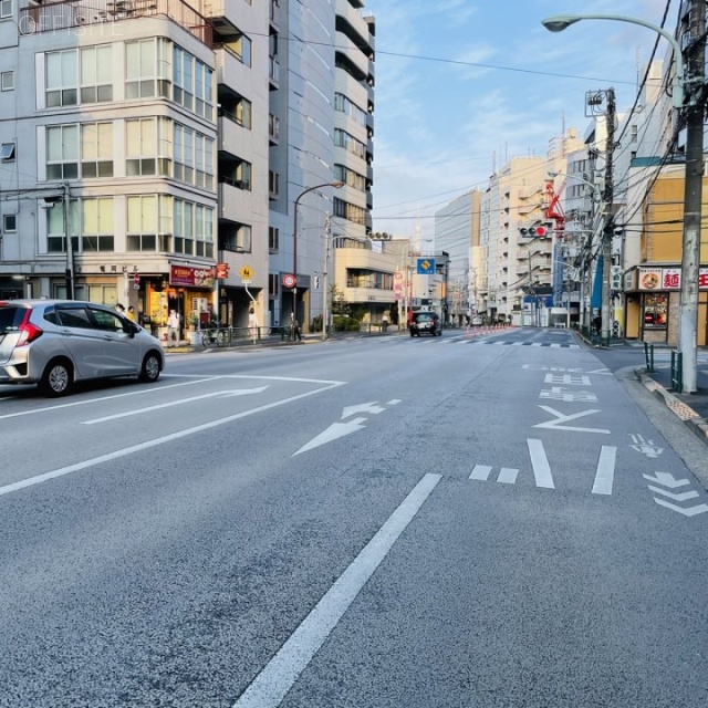 南山堂ビル ビル前面道路