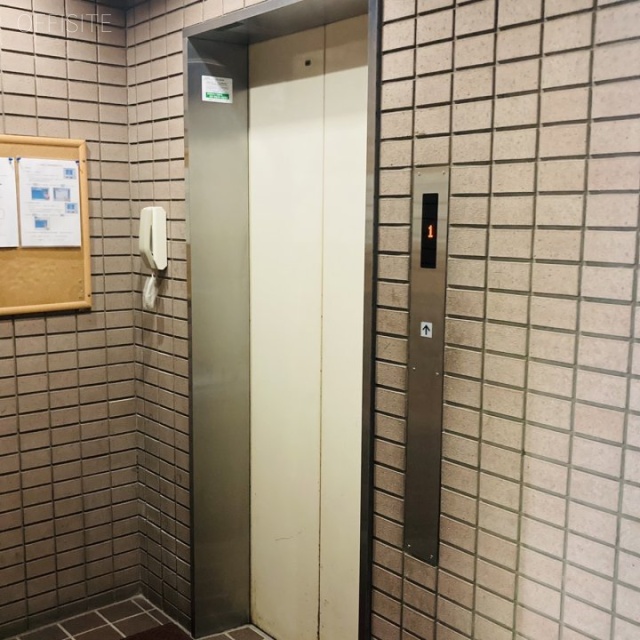 ニュー新富ビル エレベーター