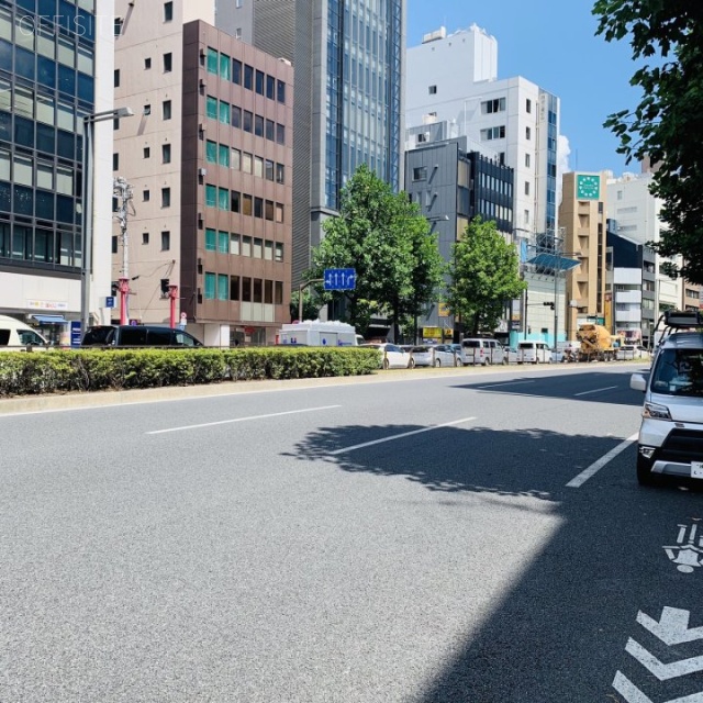 福島ビル 前面は新宿通り
