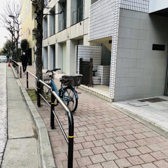 お茶の水桜井ビル ビル前面道路