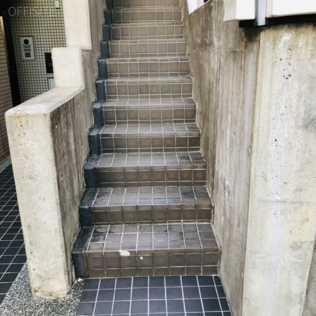 篠田ビル エントランス