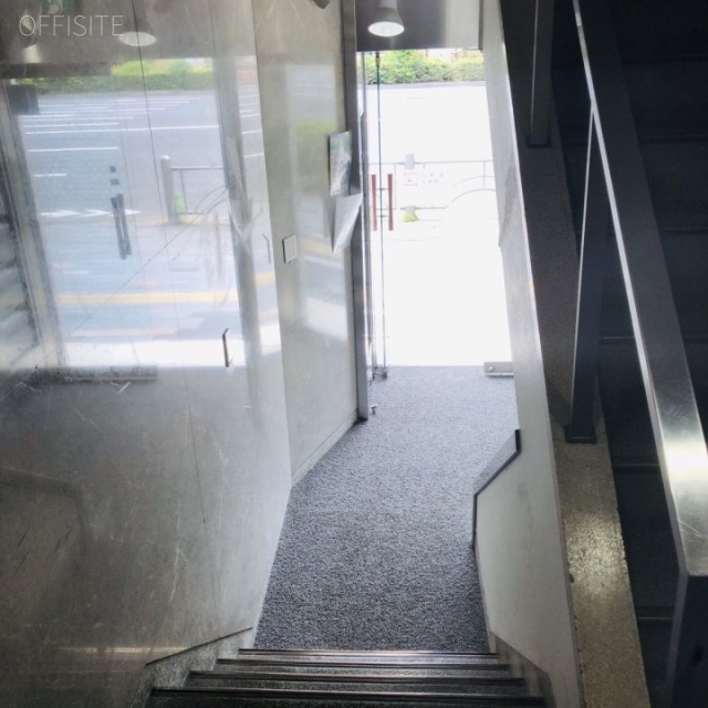 龍保険ビル エントランス