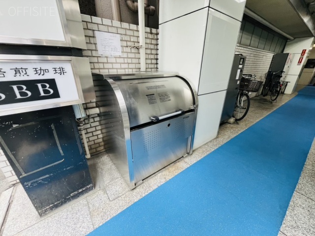 ワタナベビル　エントランス