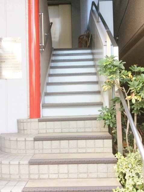 青山ビル エントランス