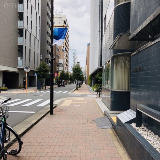 神保町SFビル ビル前面道路