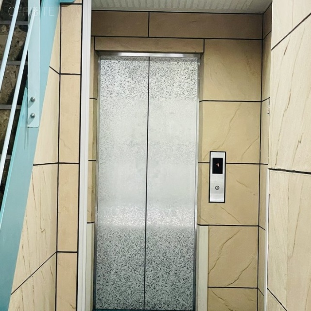 プリモプラートビル エレベーター