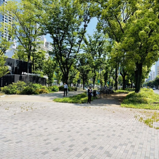 名古屋丸の内ビル 前面歩道