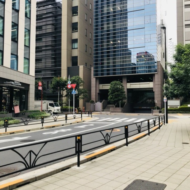 渋谷サウス ビル前面道路