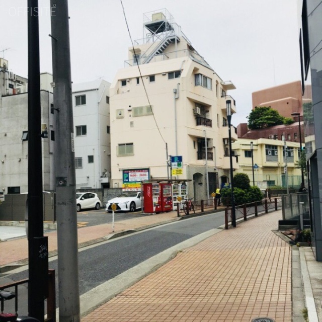 JMビル ビル前面道路