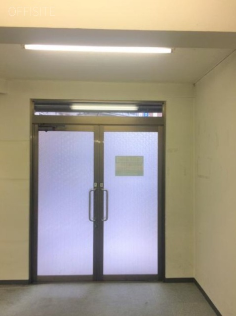 秋和(しゅうわ)ビル 貸室入口