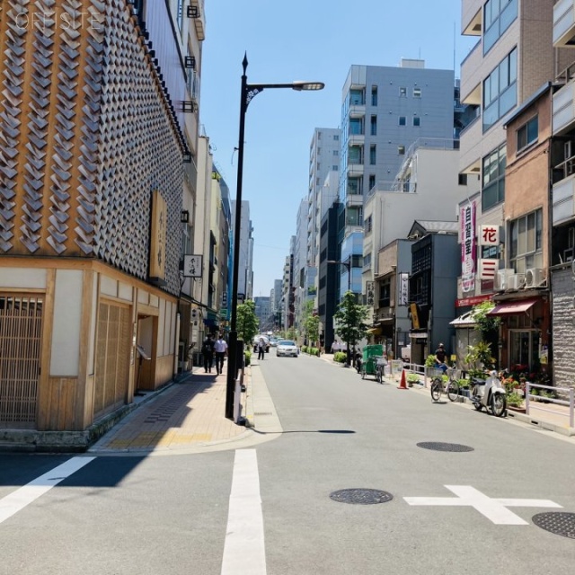 高田ビル ビル前面道路