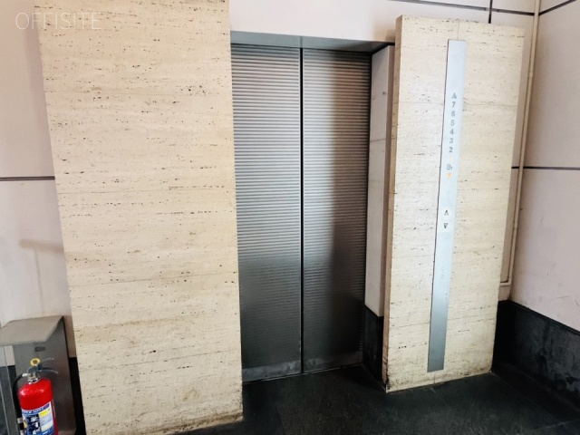 アセンド目黒駅前ビル　エントランス