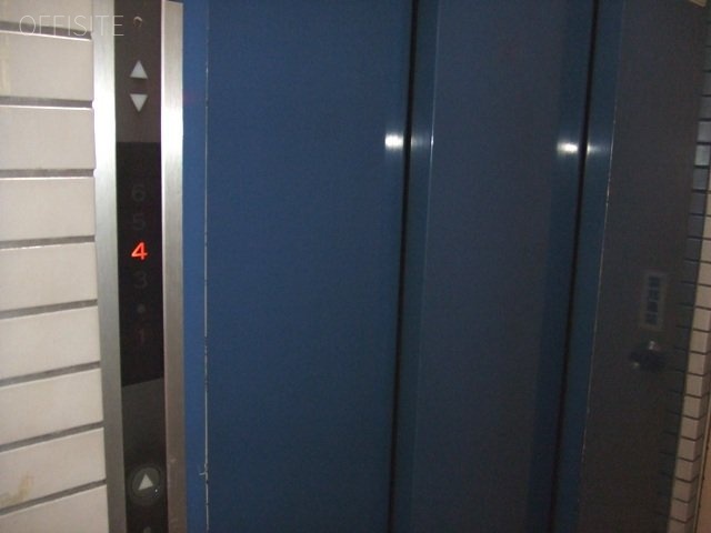 椿ビル エレベーター