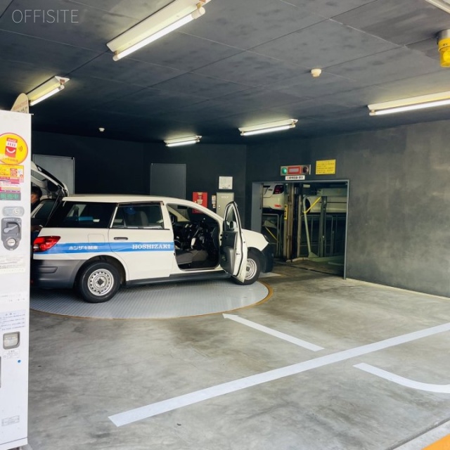 上野横山ビル 駐車場