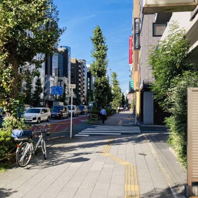 木島ビル ビル前面道路 歩道