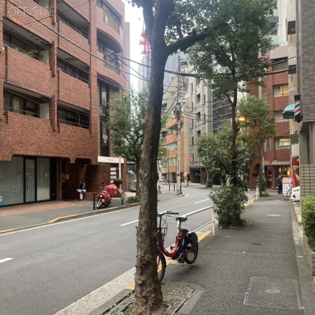 トラスティ麹町ビル 前面道路