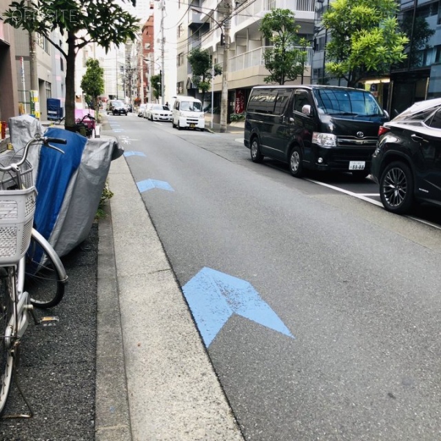 新橋SSビル 前面道路