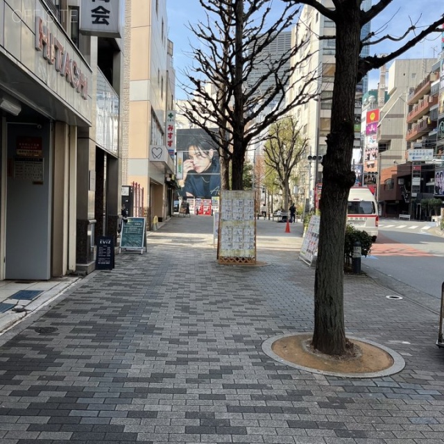 酒井ビル 前面歩道