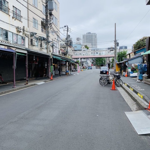 築地センタービル ビル前面道路