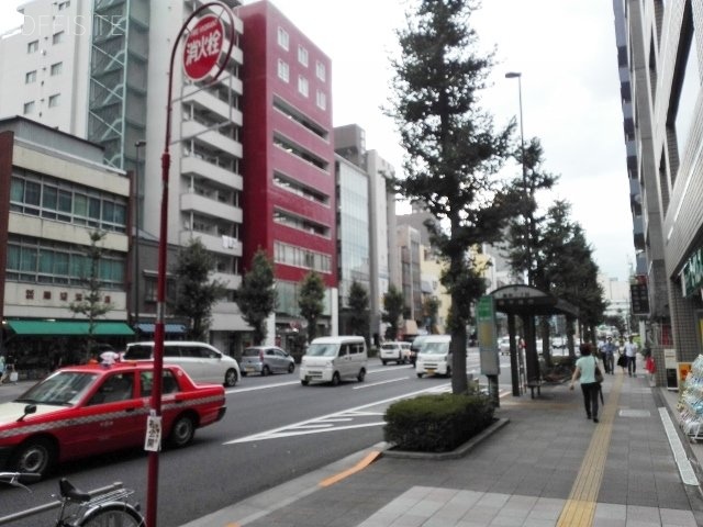 ニキョービル ビル前面道路