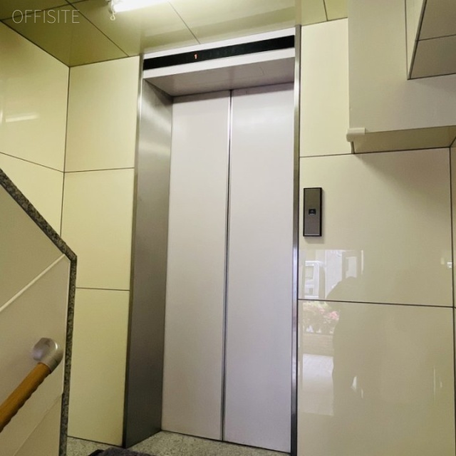 互興ビル　エレベーター