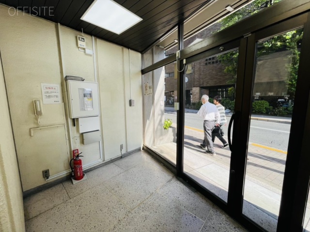 市野ビル エントランス