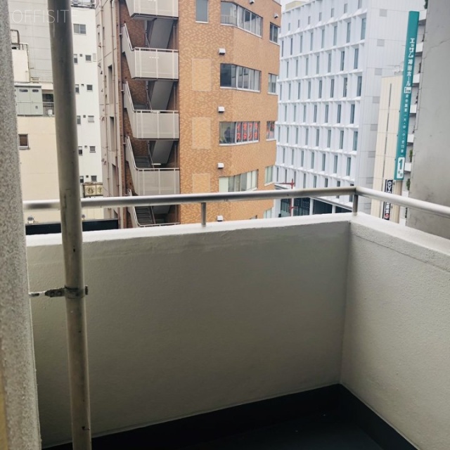 小鍛冶ビル バルコニー