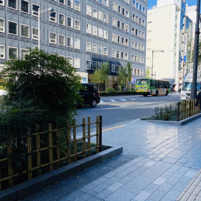 RBM銀座ビル　ビル前面道路