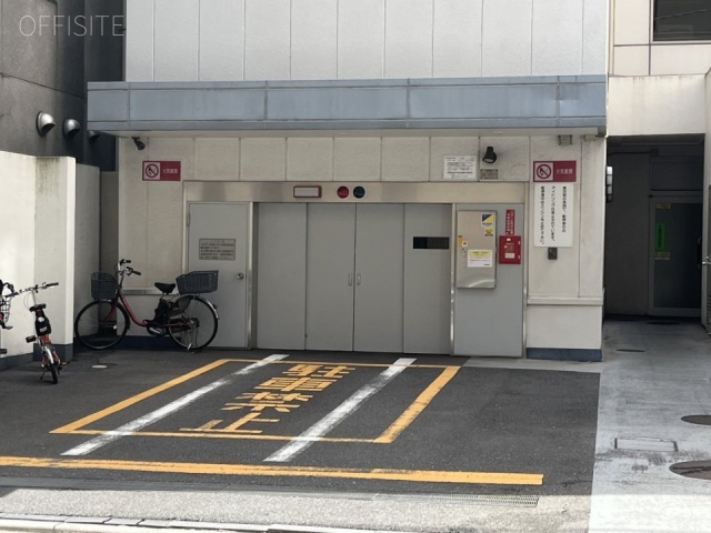 馬事畜産会館　駐車場