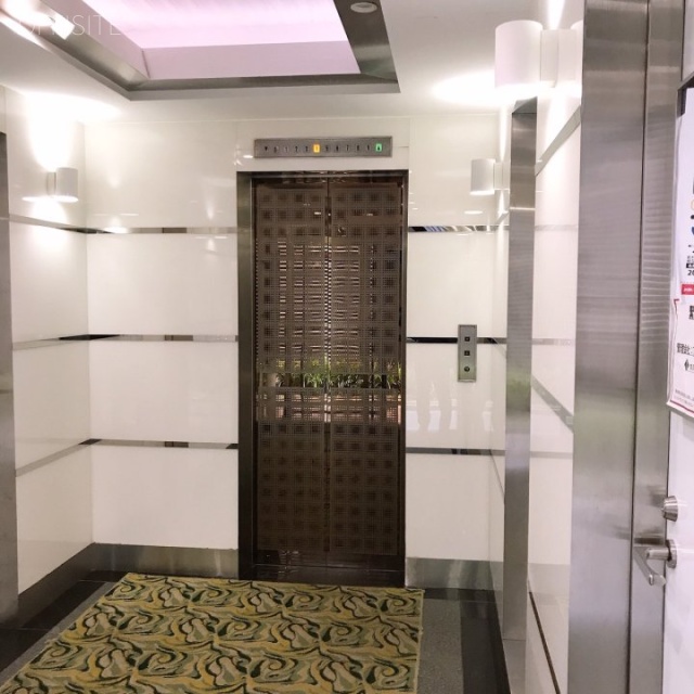 銀座スイムビル エレベーター