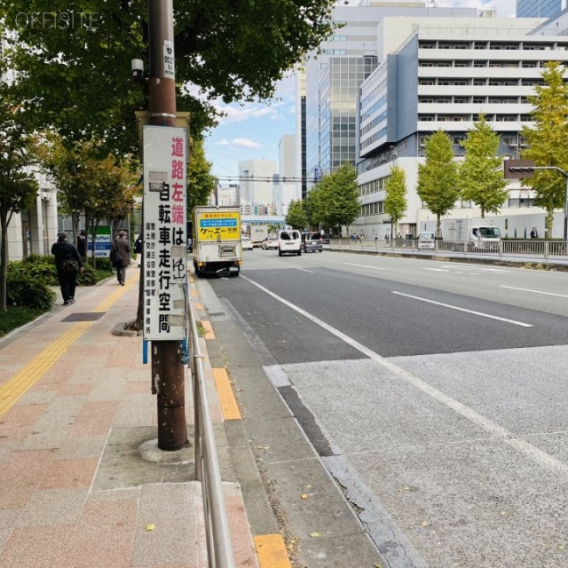 田町日工ビル ビル前面道路