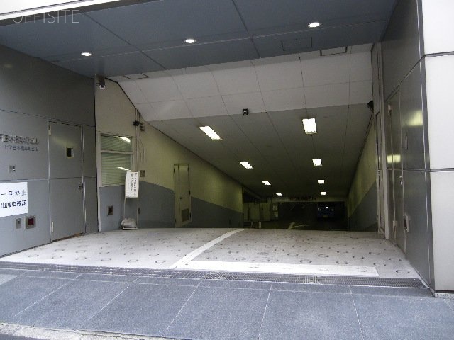 野村不動産日本橋本町ビル 駐車場