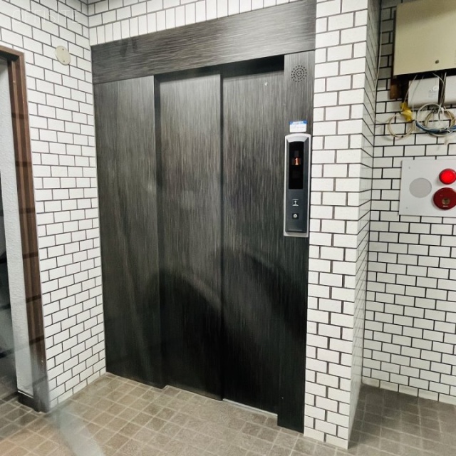 トーアホワイトハイツ エレベーター