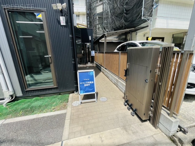 FEAL Annex エントランス