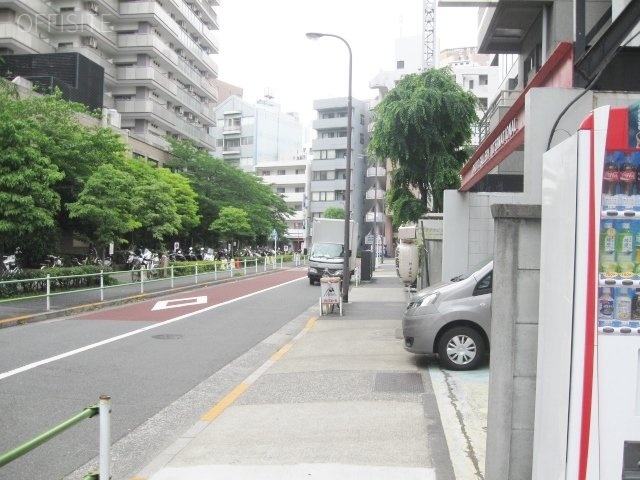 VORT芝浦WaterFront ビル前面道路