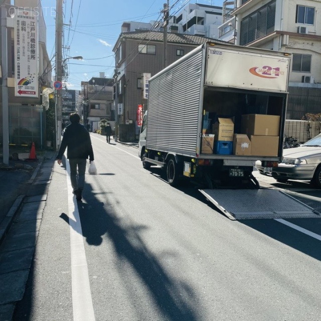 三田村ビル ビル前面道路