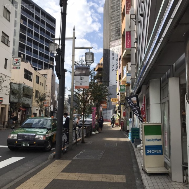 渋谷クロスロード ビル前面道路