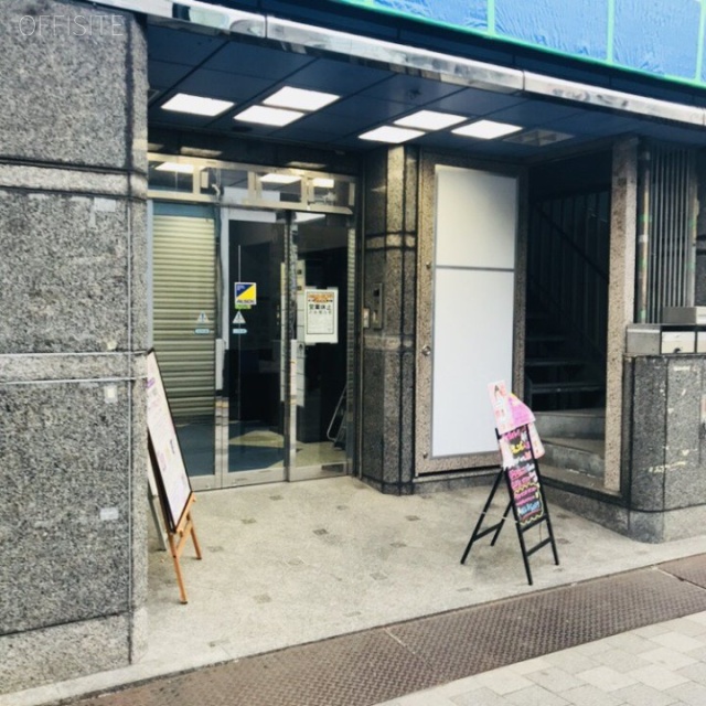 虎ビル　エントランス
