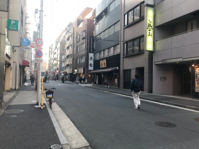 芝大門牧田ビル ビル前面道路