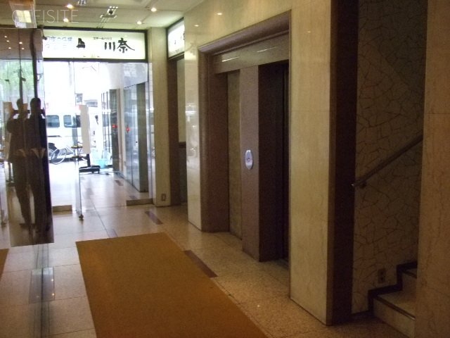 和恒ビル エレベーター