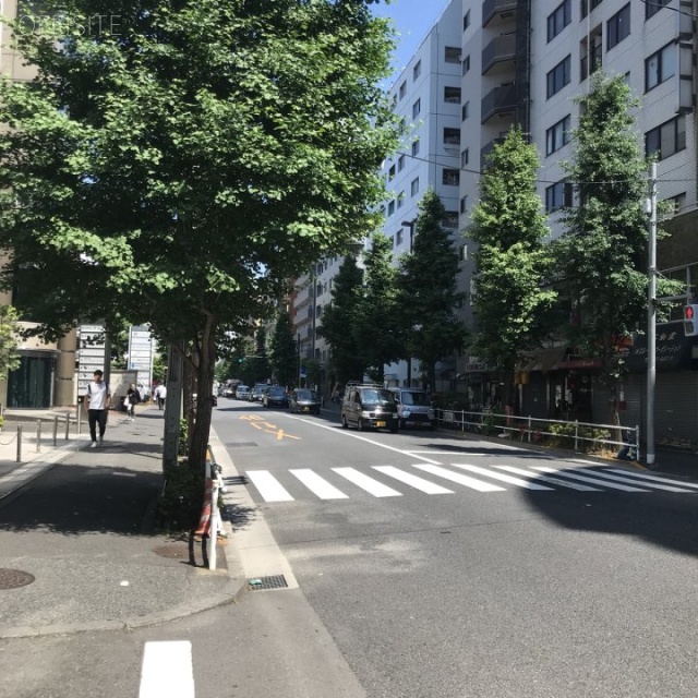 リー5ビル　ビル前面道路