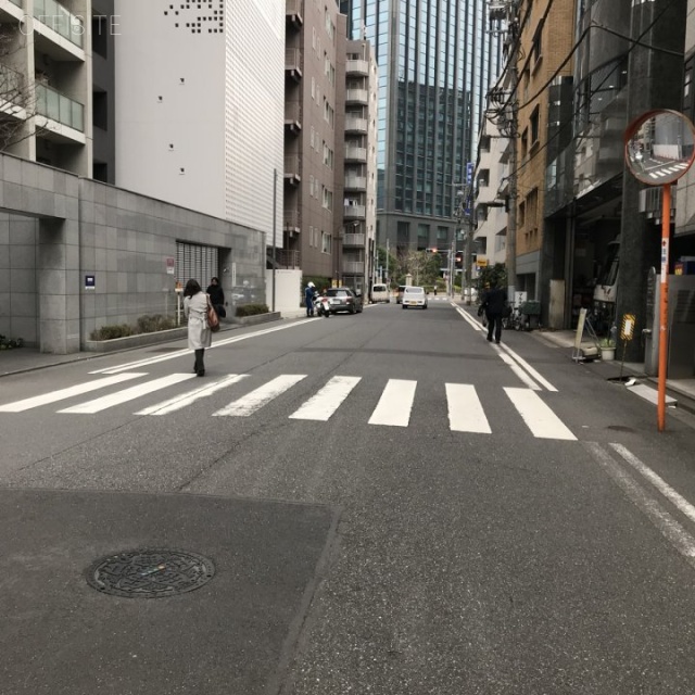 MMビルⅢ ビル前面道路