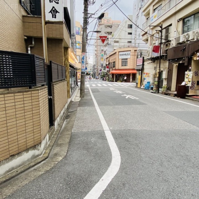 行雲ビル ビル前面道路