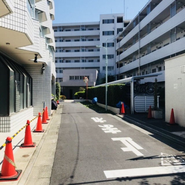 シティコート池ノ上 ビル前面道路