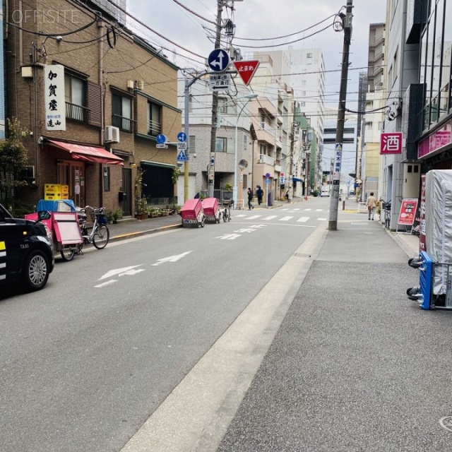 築地FTSビル ビル前面道路