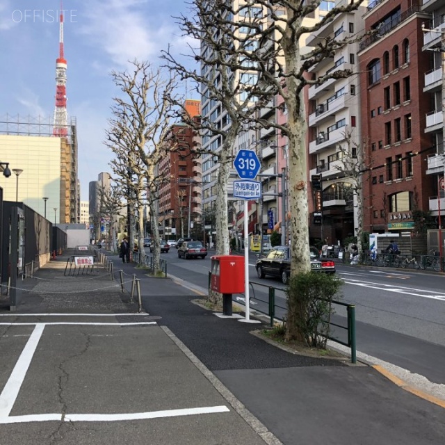 パレス麻布 ビル前面道路