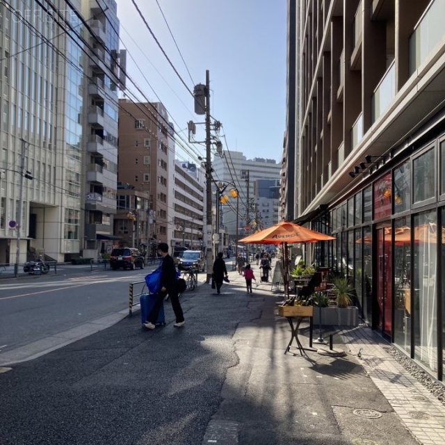 オーワビル 前面歩道